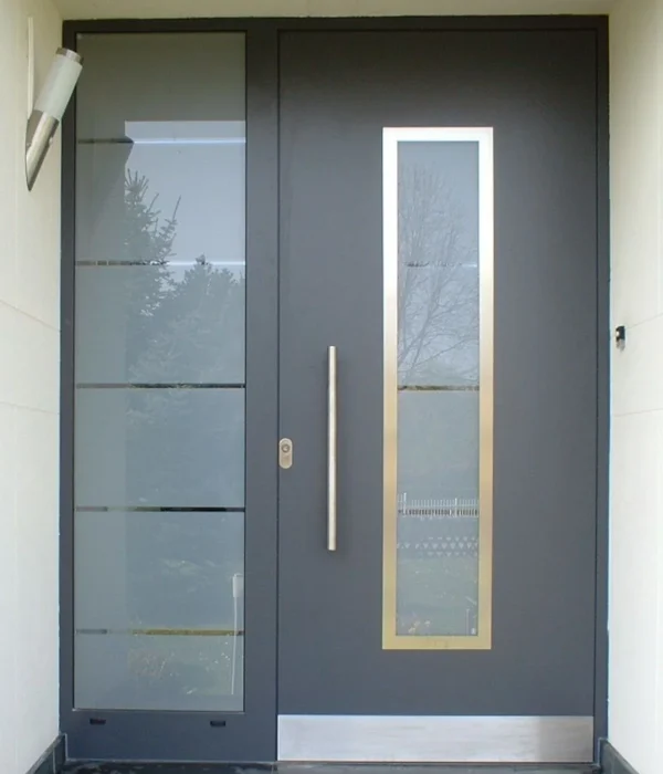 Puerta de aluminio en vivienda