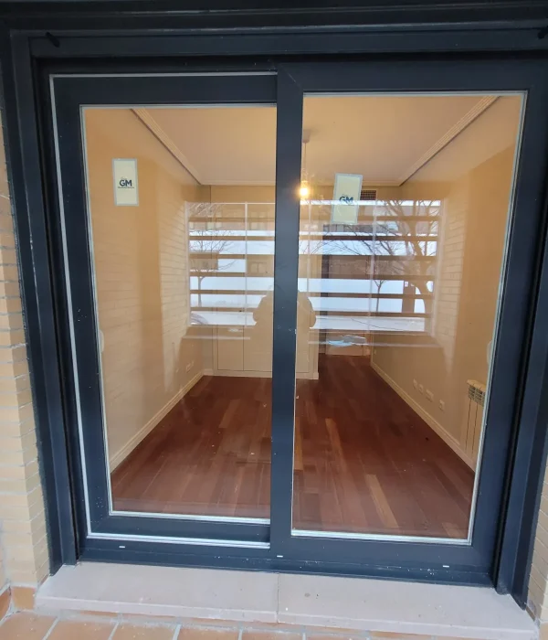 Instalación de puertas de aluminio