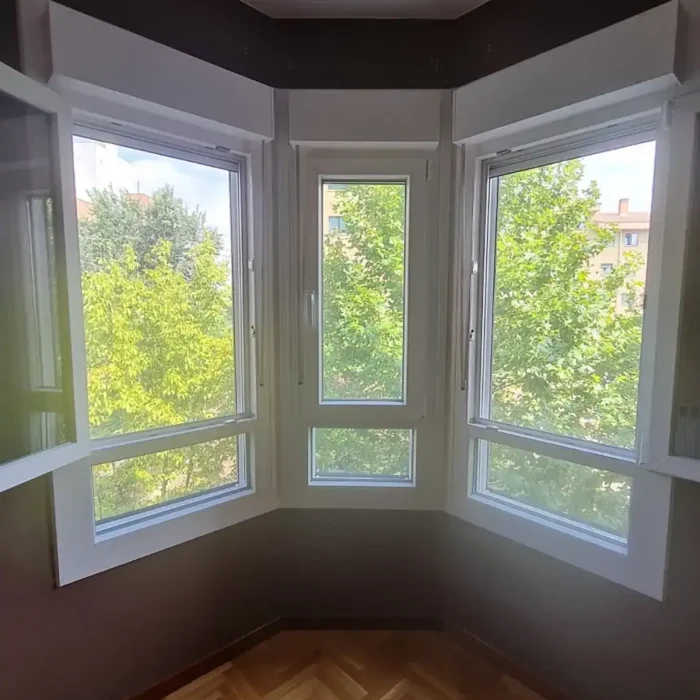 Instalación profesional de ventana de PVC