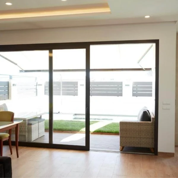 Puertas de aluminio correderas perimetrales