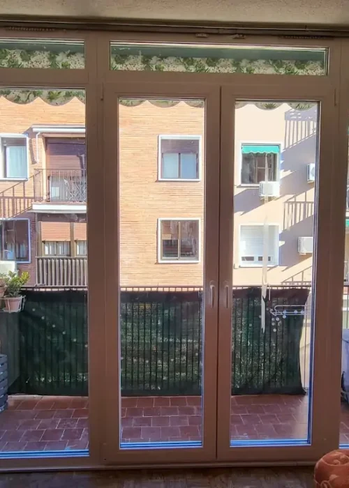 Puertas de PVC de exterior con dos fijos laterales