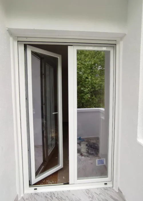 Puertas de PVC abatibles para exterior